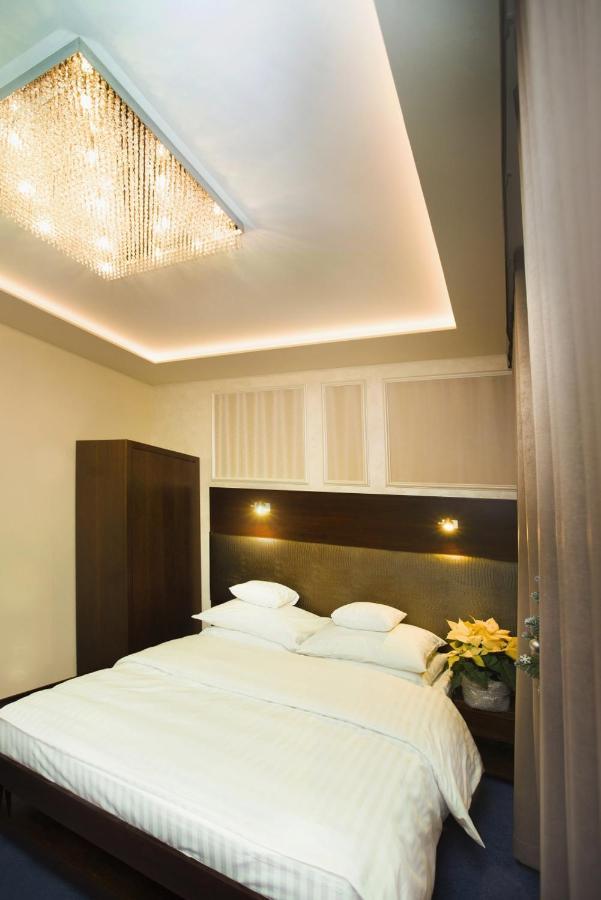 Hotel Inter Bielany Wroclawskie Exterior photo